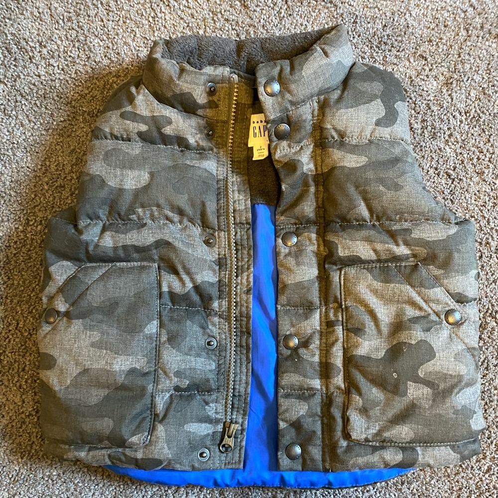 Gap Camo Puffer Vest 2T